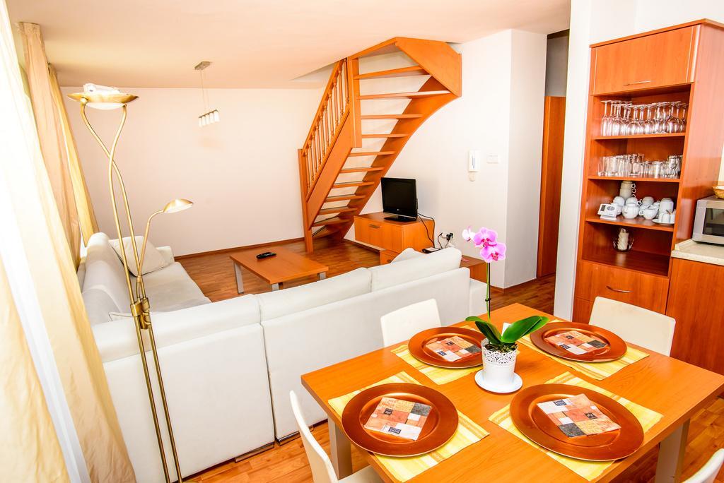 Apartment Downtown Zilina Exterior photo